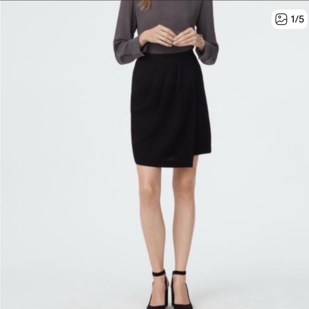 Club Monaco BLACK and WHITE Checked Pleated Pencil Skirt.
